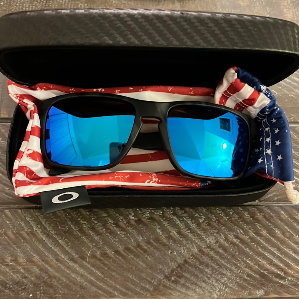 Oakley holbrook mens sunglasses gray camo